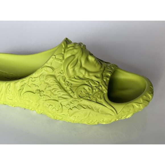 NIB $525 Versace Medusa Head Slides Pool Sandals Green 7 US (40 Eu) 1005746 IT - Picture 7 of 13